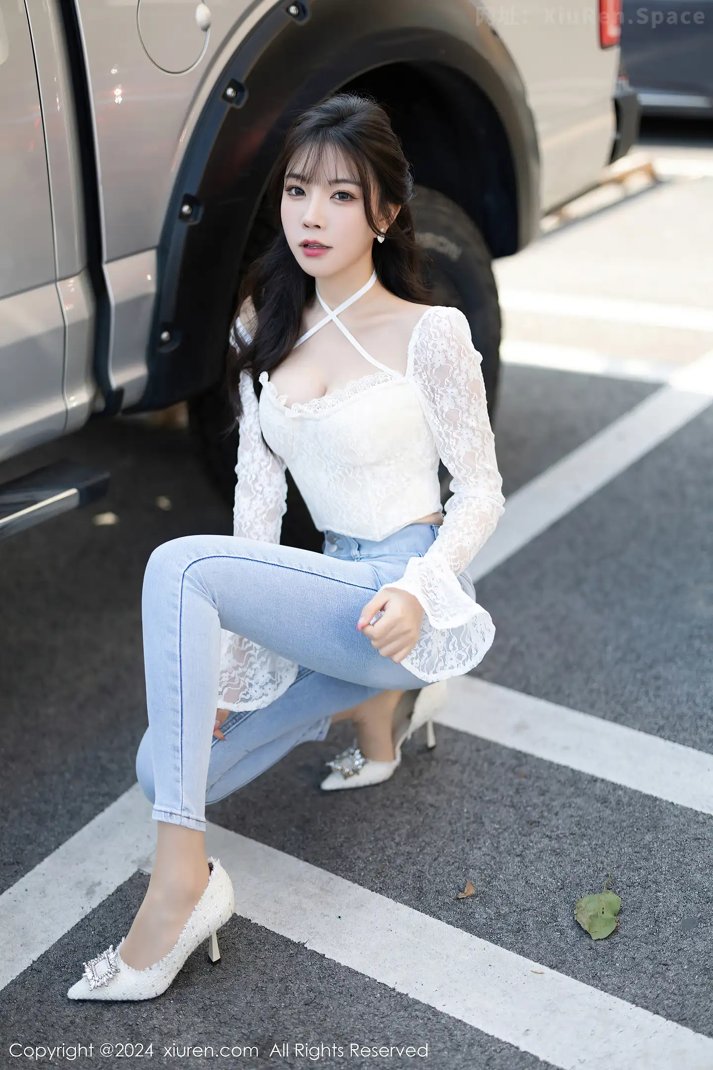 图片[5]-[XiuRen秀人网]VOL.8147 女神徐莉芝Booty白色上衣配牛仔裤+黑色薄纱服秀曼妙身姿写真87P-秀人网官方网站